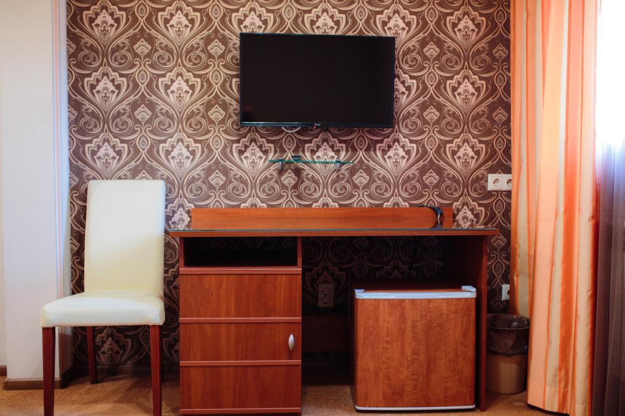 Euro Motel Lyuboml Buitenkant foto