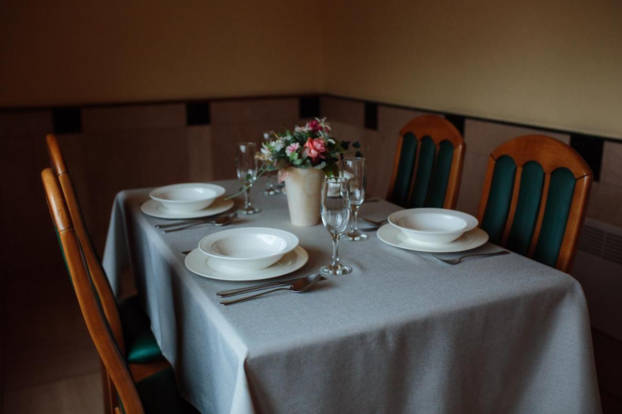 Euro Motel Lyuboml Buitenkant foto