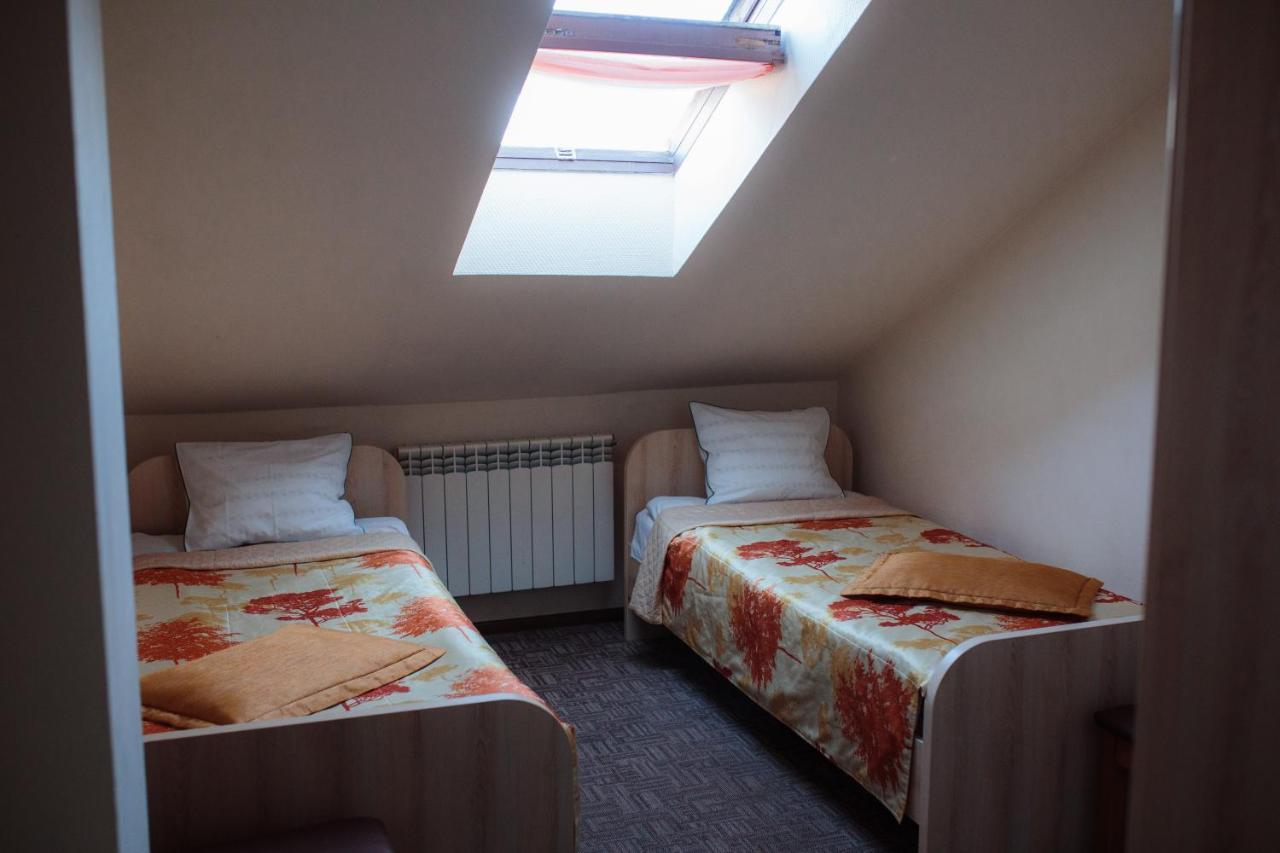 Euro Motel Lyuboml Buitenkant foto