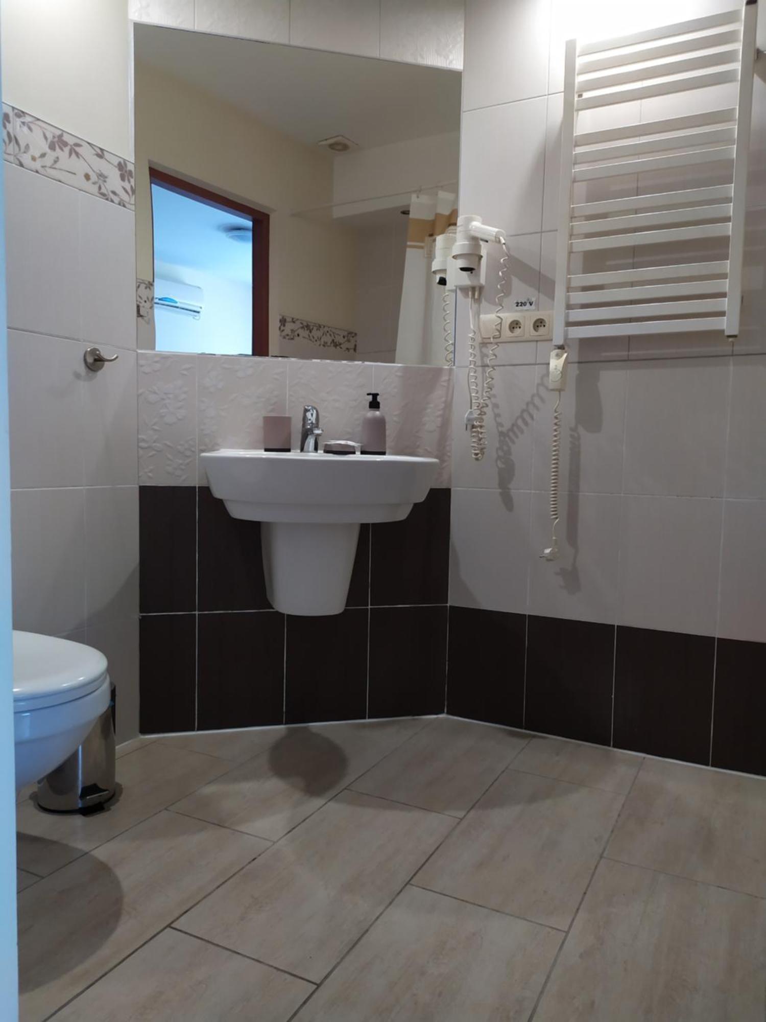 Euro Motel Lyuboml Buitenkant foto