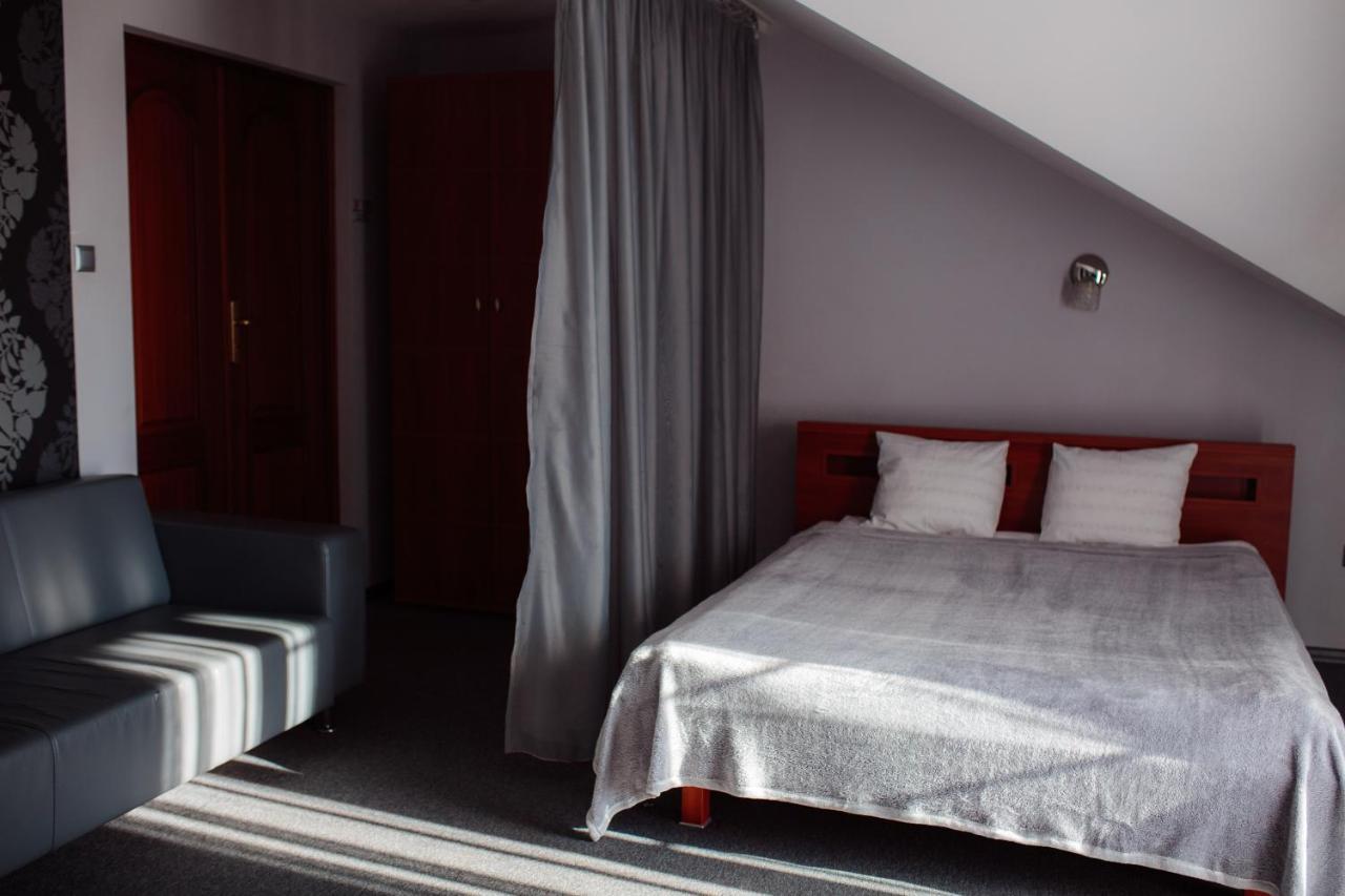 Euro Motel Lyuboml Buitenkant foto
